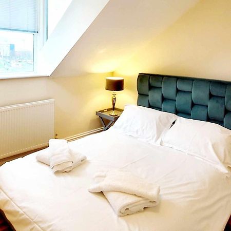 Apartment 5 - Two Bedroom Luxury Apartment Close To Town, Mainline Rail & Theatre Stylish And Comfortable 달링턴 외부 사진