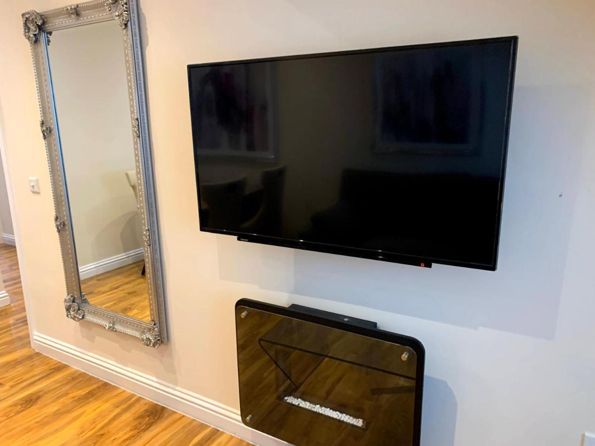 Apartment 5 - Two Bedroom Luxury Apartment Close To Town, Mainline Rail & Theatre Stylish And Comfortable 달링턴 외부 사진