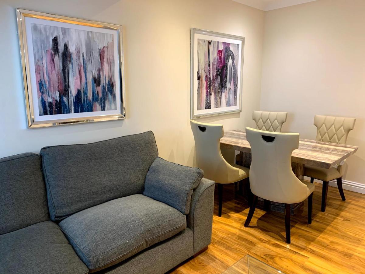 Apartment 5 - Two Bedroom Luxury Apartment Close To Town, Mainline Rail & Theatre Stylish And Comfortable 달링턴 외부 사진