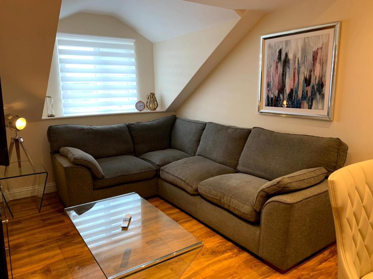 Apartment 5 - Two Bedroom Luxury Apartment Close To Town, Mainline Rail & Theatre Stylish And Comfortable 달링턴 외부 사진