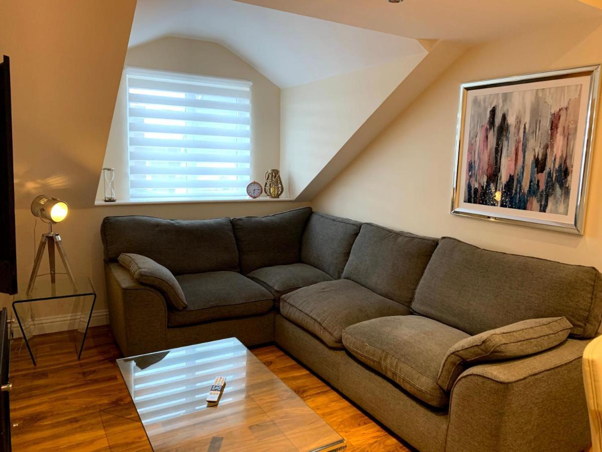 Apartment 5 - Two Bedroom Luxury Apartment Close To Town, Mainline Rail & Theatre Stylish And Comfortable 달링턴 외부 사진