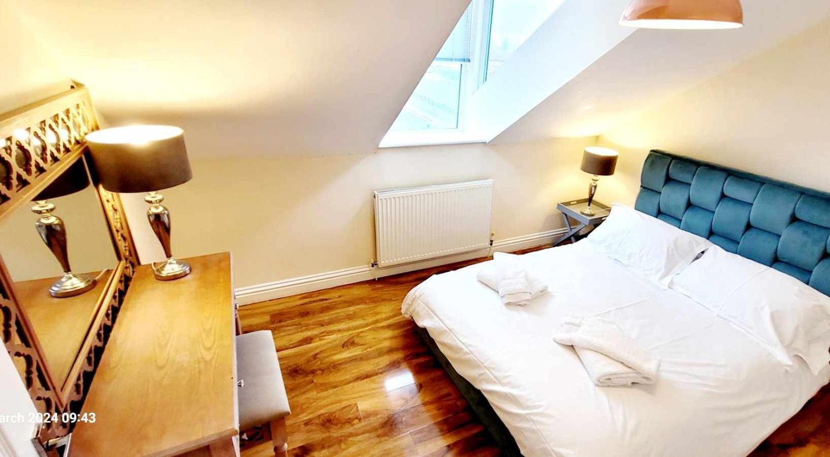 Apartment 5 - Two Bedroom Luxury Apartment Close To Town, Mainline Rail & Theatre Stylish And Comfortable 달링턴 외부 사진